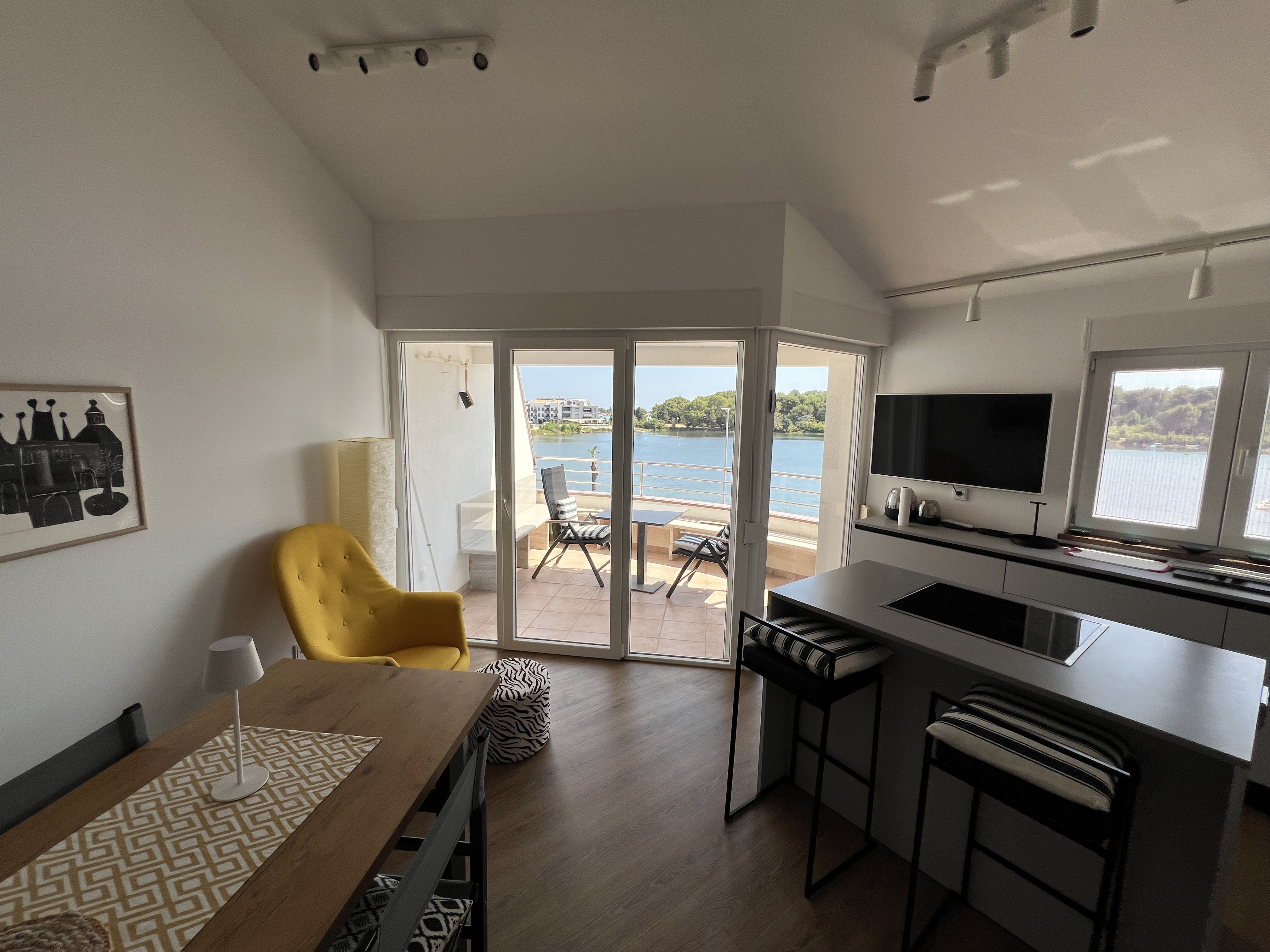 Top-Wohnung direkt am Meer